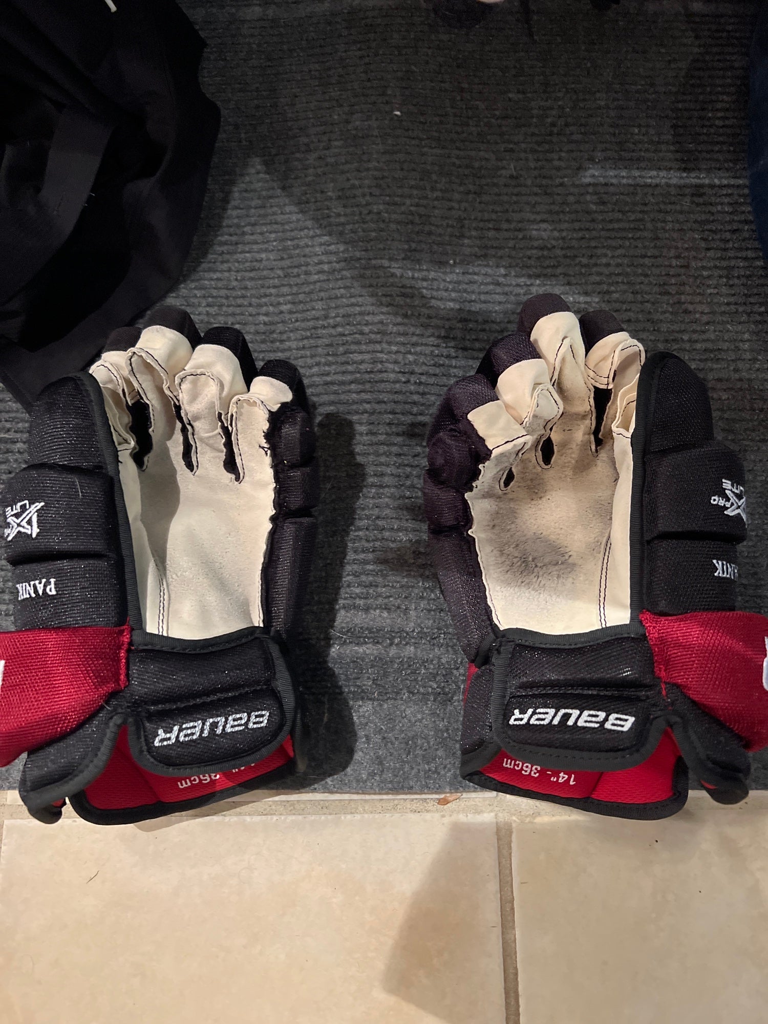 Details about   Buffalo Sabres White 50th Anniversary Pro Bauer Vapor 1X Lite Gloves 14" 