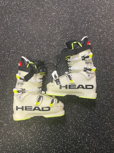 New HEAD R2 Ski Boots