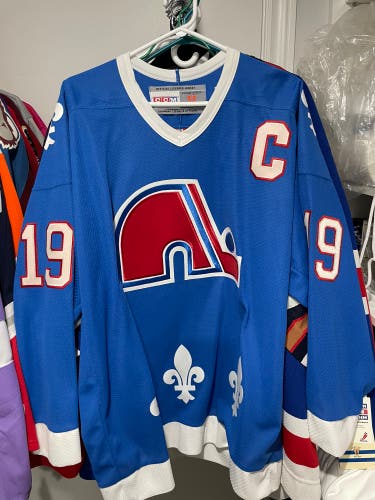 Colorado Avalanche former captain SAKIC Quebec Nordiques 1992 Away CCM Throwback NHL Hockey Jersey