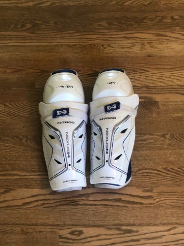 Bauer Nexus 7000 shin pad