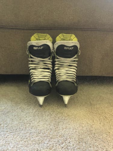 Used Graf Regular Width  Size 4.5 Ultra G9035 Hockey Skates