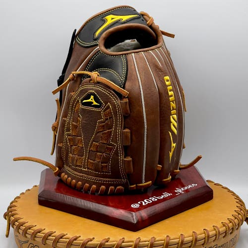 Mizuno 11.5" Classic Fastpitch Softball Glove NWOT