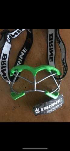 New brine lacrosse goggles green size s/m