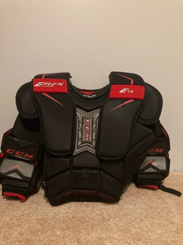 Ccm eflex 1.9 goalie chest protector