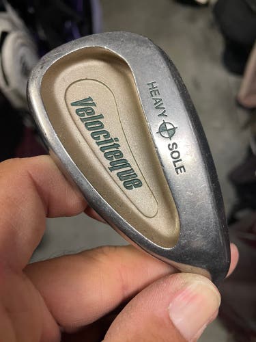 Golf pitching Wedge Heavy sole in right Handed