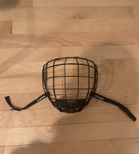 Medium CCM Black Cage FM680