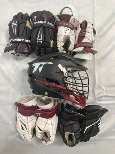 Washington College Under Armour Gloves (Sold Individually)