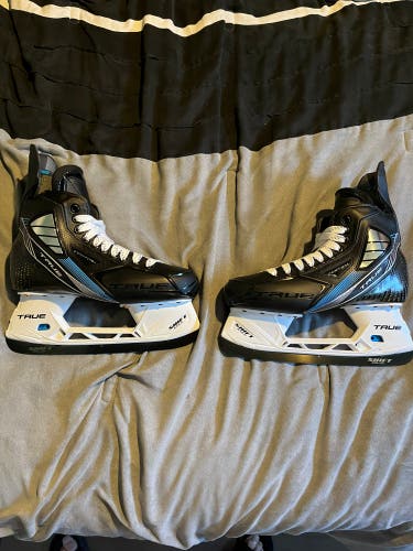 BRAND NEW TRUE PRO CUSTOM SKATES SIZE 8