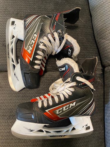 Senior CCM Regular Width  Size 8 JetSpeed FT460 Hockey Skates