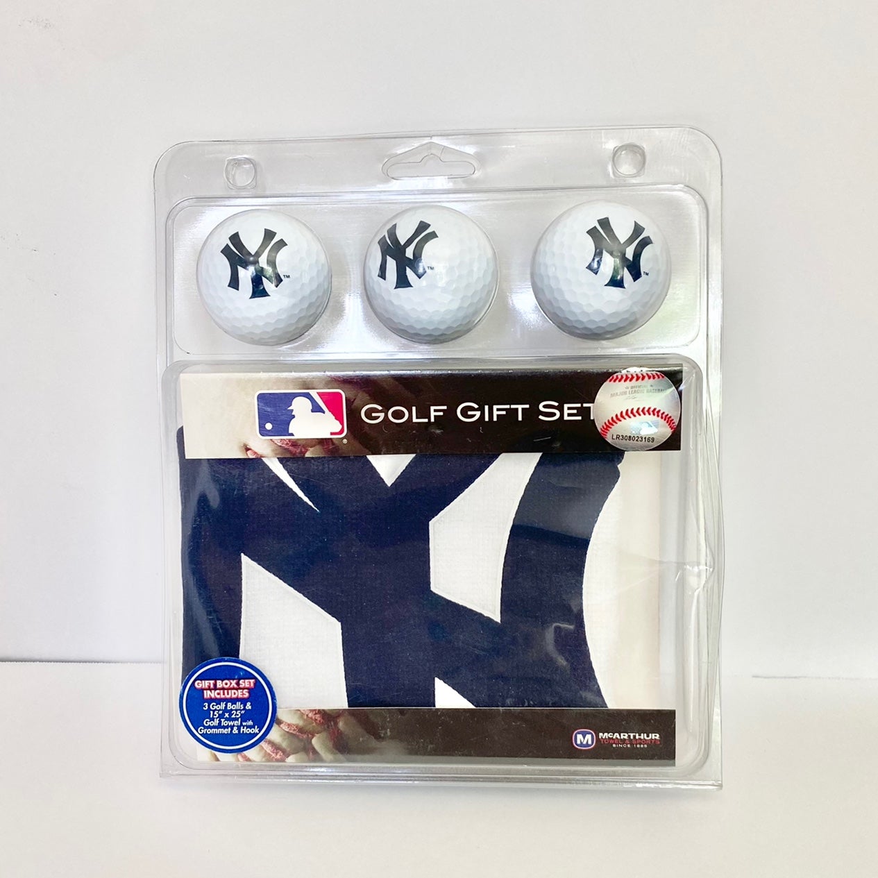 New York Yankees Golf Gift Set - 3 Logo Golf Balls + Golf Towel