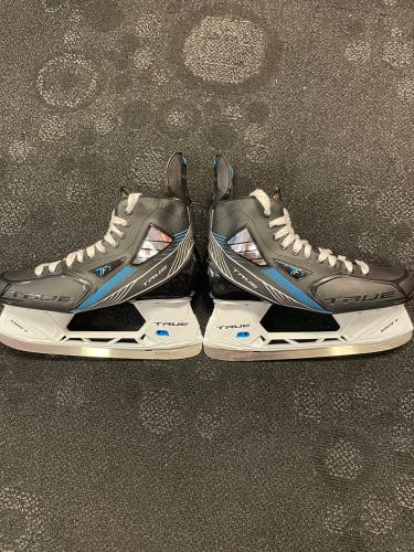 Used True Regular Width Size 11 TF7 Hockey Skates