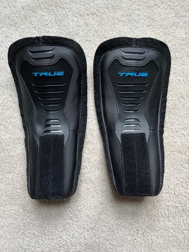 True Standard Felt Replacement Skate Tongues - Size Medium (7) - Black