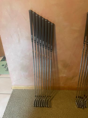 Nike VR Victory Red Cavity Back iron set stiff rh 4-AW