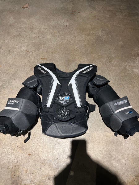 Used Medium Vaughn Velocity V9 Pro Goalie Chest Protector