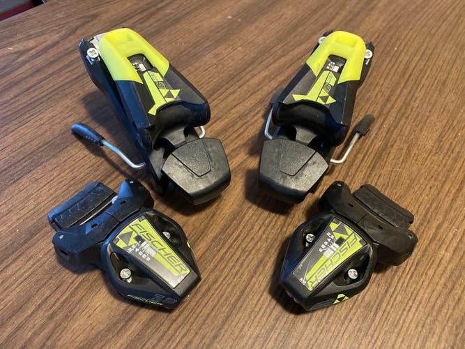Unused Fischer RC4 Z9 AC Ski Bindings