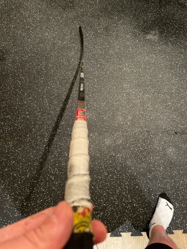 Senior Right Handed P92 Vapor Hyperlite Hockey Stick