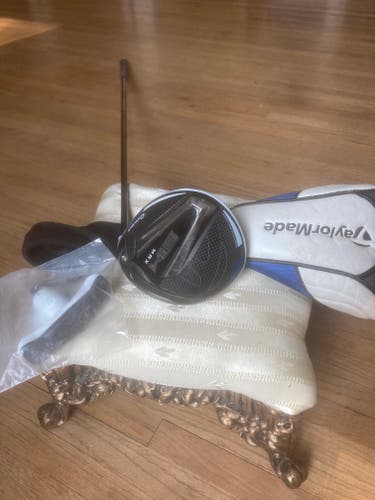 Men's Used TaylorMade Right Handed SIM Max Driver Stiff Flex