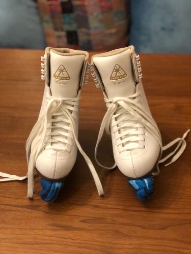 Used Jackson Size 4 Figure Skates