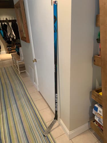 Senior Right Handed P92M Nexus Geo Hockey Stick