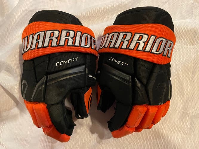 Used Warrior Covert QRE30 Gloves 12"