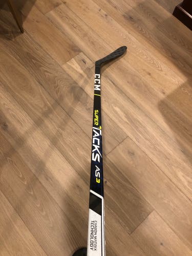 New Senior Right Handed P28  AS3 Hockey Stick