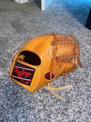 NWOT Rawlings heart of the hide 11.75