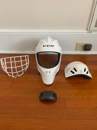 Barley used Senior Small CCM GFL1.5 Goalie Mask