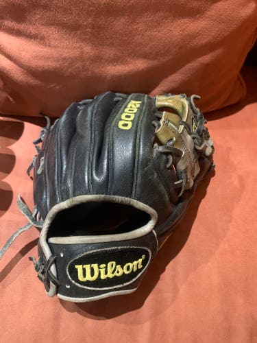 Used Right Hand Throw 11.25" A2000 1788 Baseball Glove