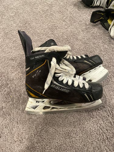 Used Bauer Size 5.5 Supreme 1S Hockey Skates