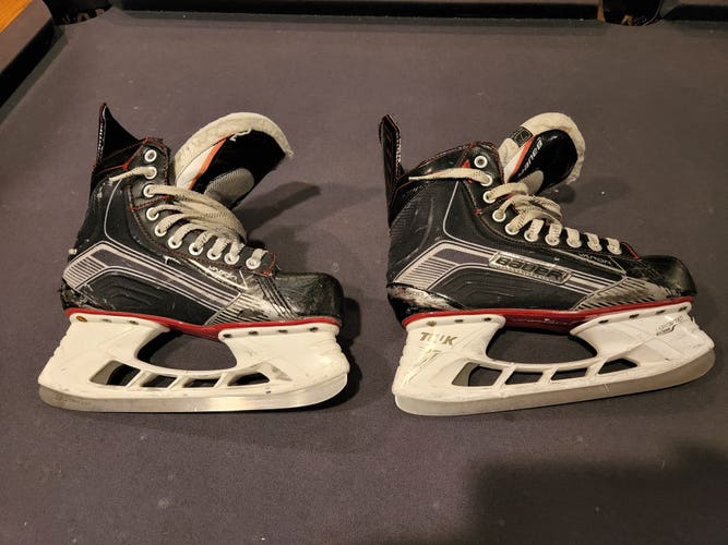 Senior Used Bauer Vapor X500 Hockey Skates Regular Width Size 7