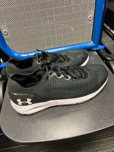 *BRAND NEW* Under Amour Hover 4 Running/lifting Shoes With Bluetooth