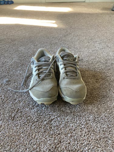 Gray Men's Molded Cleats Low Cut Compv1