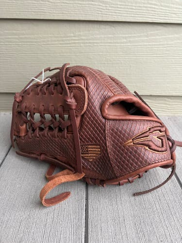 Goin Yard. Infield 11.75" Pro series Baseball Glove