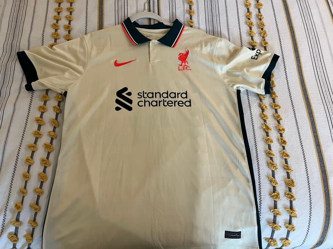 Virgil van Dijk 21/22 Liverpool Away kit
