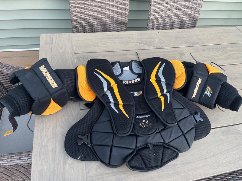 Used XL Vaughn Velocity V7 Goalie Chest Protector