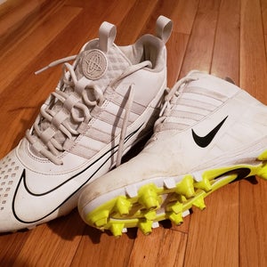White Men's Adult Used Size 11 (Women's 12) Molded Cleats Nike Crosse Cleats