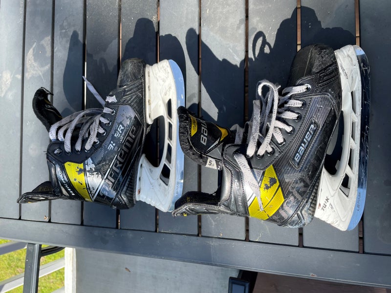 Junior Used Bauer Supreme Ignite Pro+ Hockey Skates Size 5.5