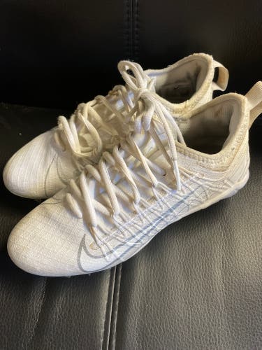 White Unisex Molded Cleats Low Cut Alpha Huarache 7 Pro