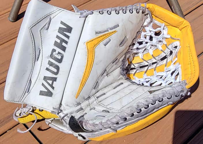 Used Vaughn Regular Velocity V6 Pro Stock Glove