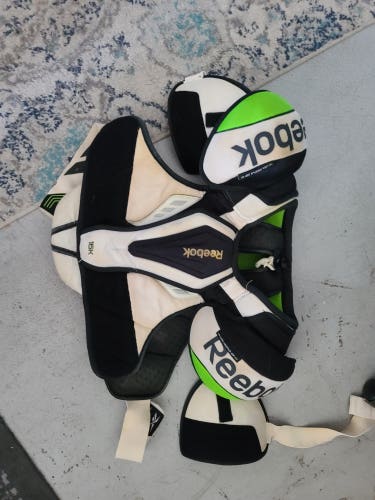 Used Senior Large Reebok 16K Shoulder Pads