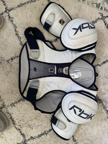 Senior Large Reebok  3K Shoulder Pads