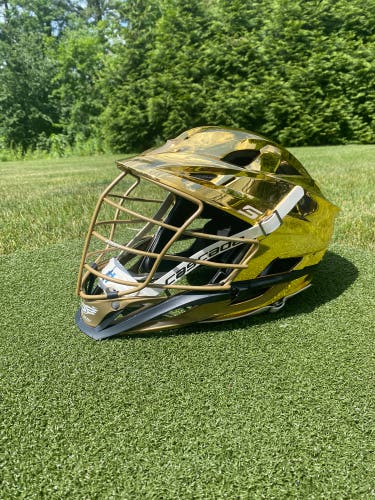 Brand New Notre Dame Player's Cascade S Helmet