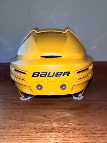 Used Medium Bauer Re-Akt 75 Helmet