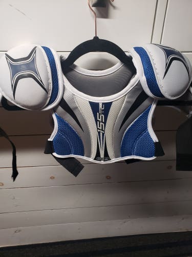 New Youth Medium Itech Shoulder Pads