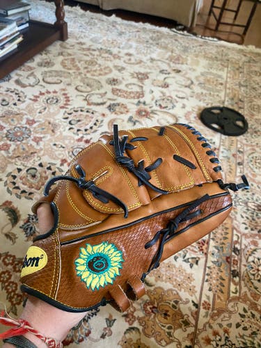 Clevinger GOTM Like New 12" A2000 Baseball Glove