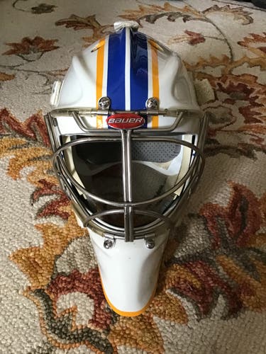 Senior Used Bauer Profile 950X Goalie Mask size Small/Medium plus additional white cat eye cage