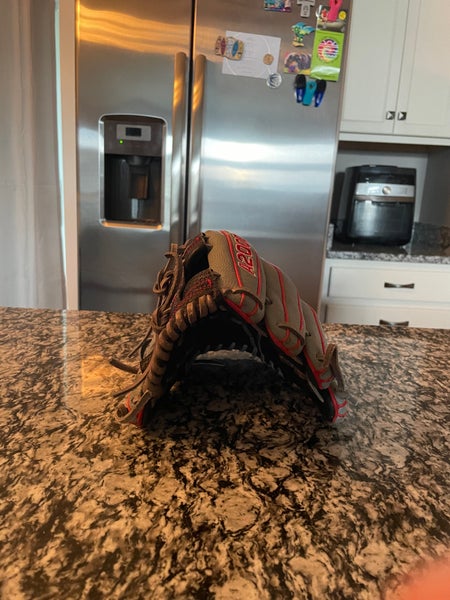 Used Wilson Right Hand Throw Infield A2000 Baseball Glove 11.75" $225 or Best Offer