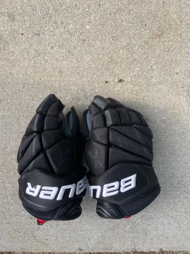 Bauer Vapor X900 11” Gloves Like New