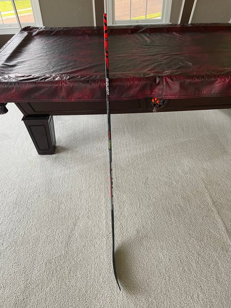 (2)Senior Right Handed P92 Vapor FlyLite Hockey Stick