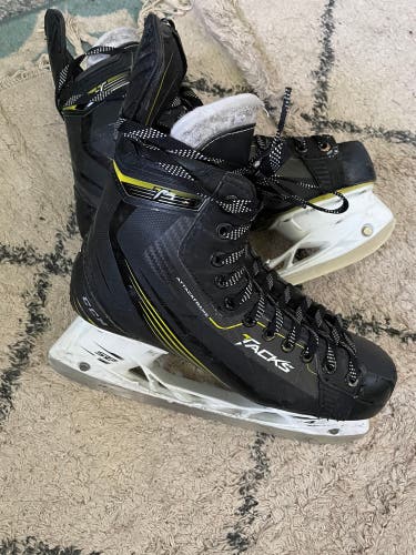 Used CCM Regular Width Pro Stock Size 8.5 Pro Tacks Hockey Skates